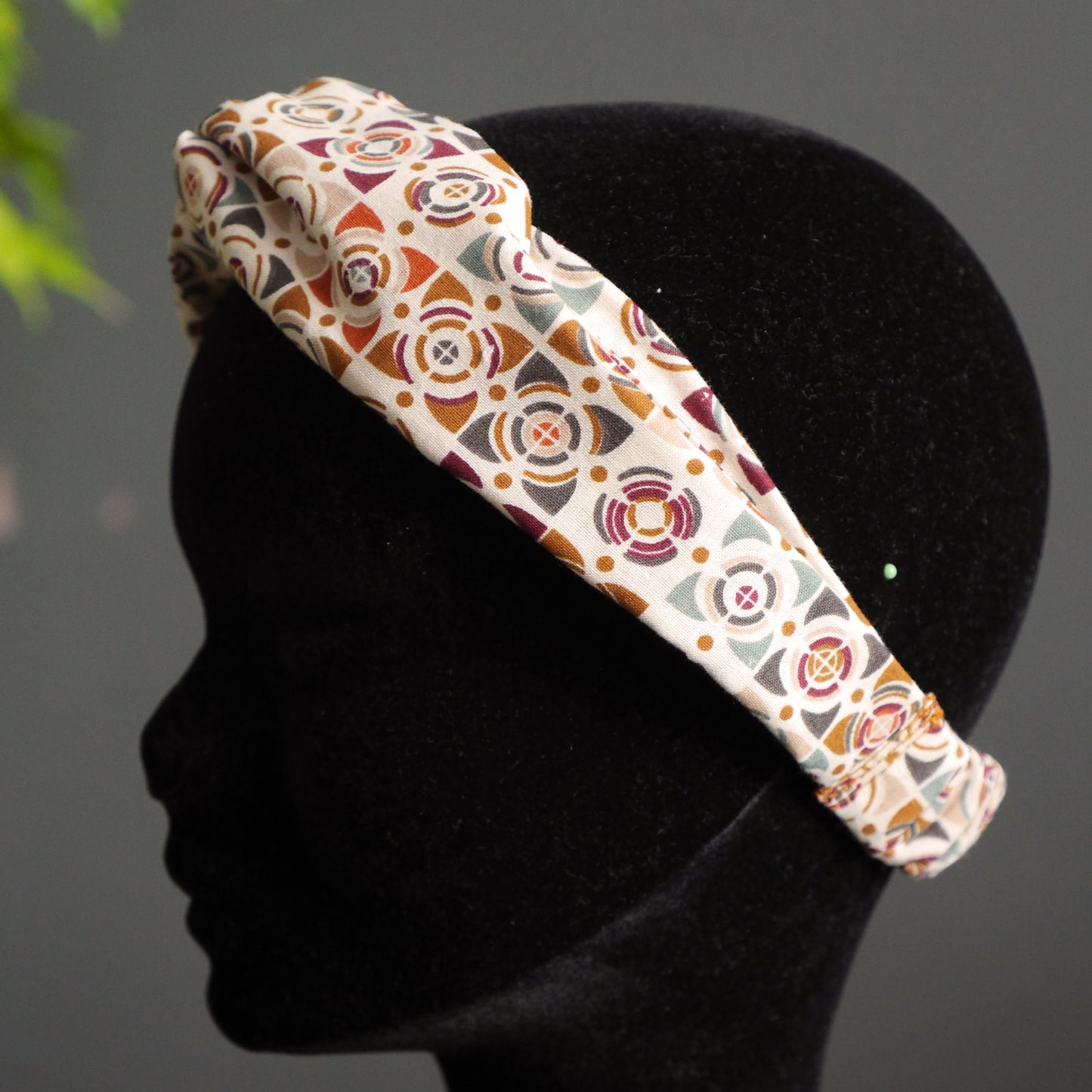Headband twisté tissu mosaïque crème caramel demi turban femme bandeau cheveux