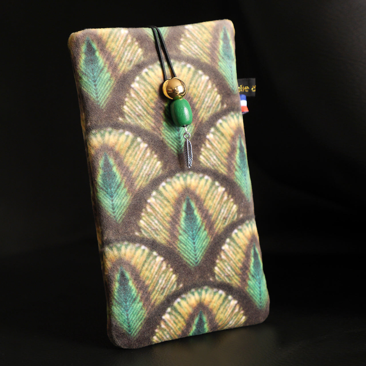 Housse téléphone velours plumes de paon vert et noir sublime pochette élastique bijou perle taille au choix