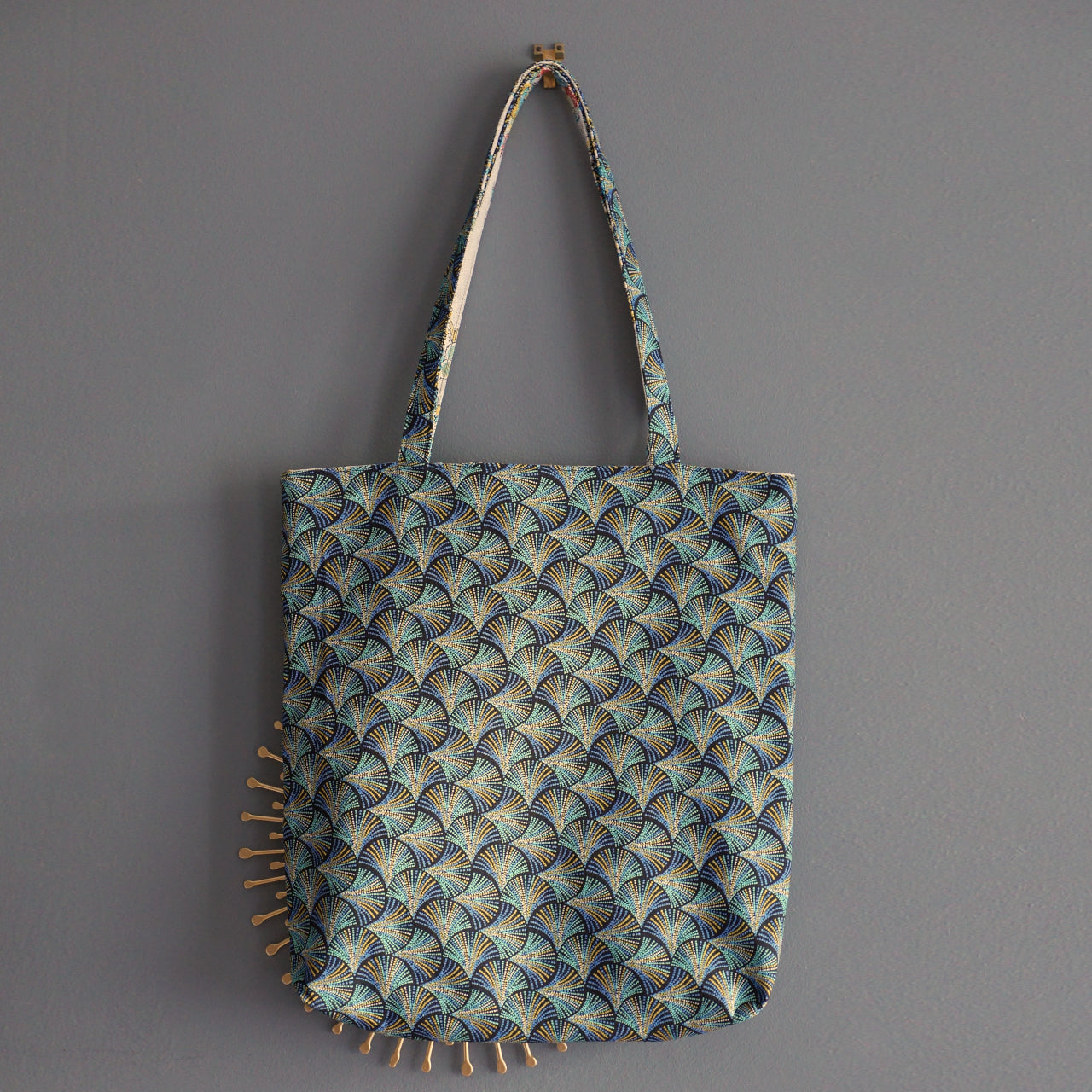 Totebag réversible tissu jacquard têtes de mort mexicaines bleu turquoise et gris