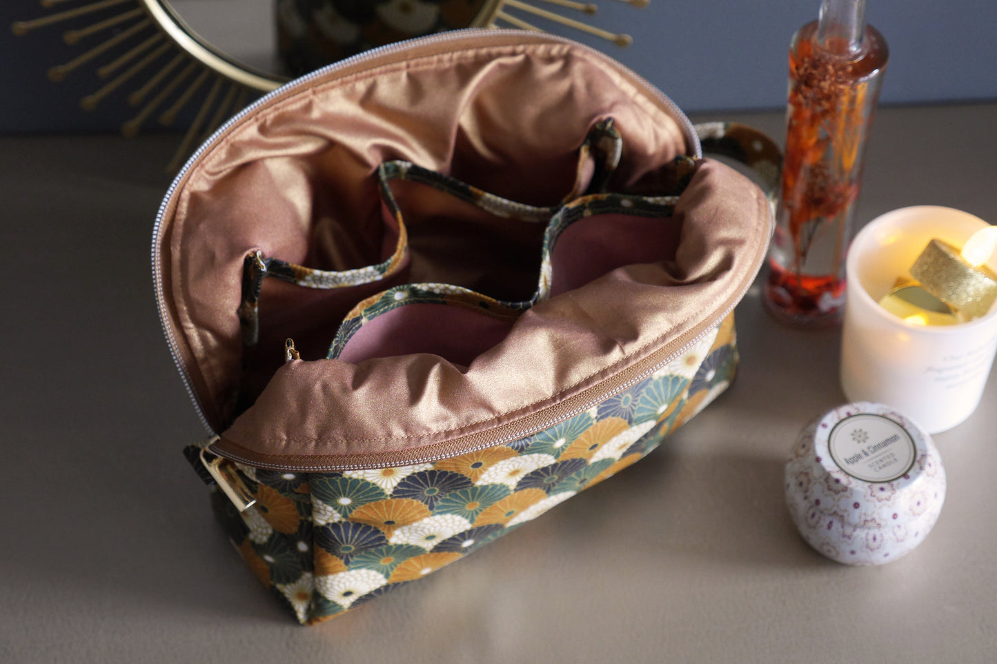 Trousse de toilette VOYAGE tissu enduit écailles bronze vert