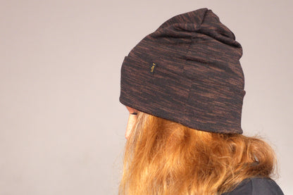 Bonnet Skater cousu main dans un tissu maille polyester marron brun chiné