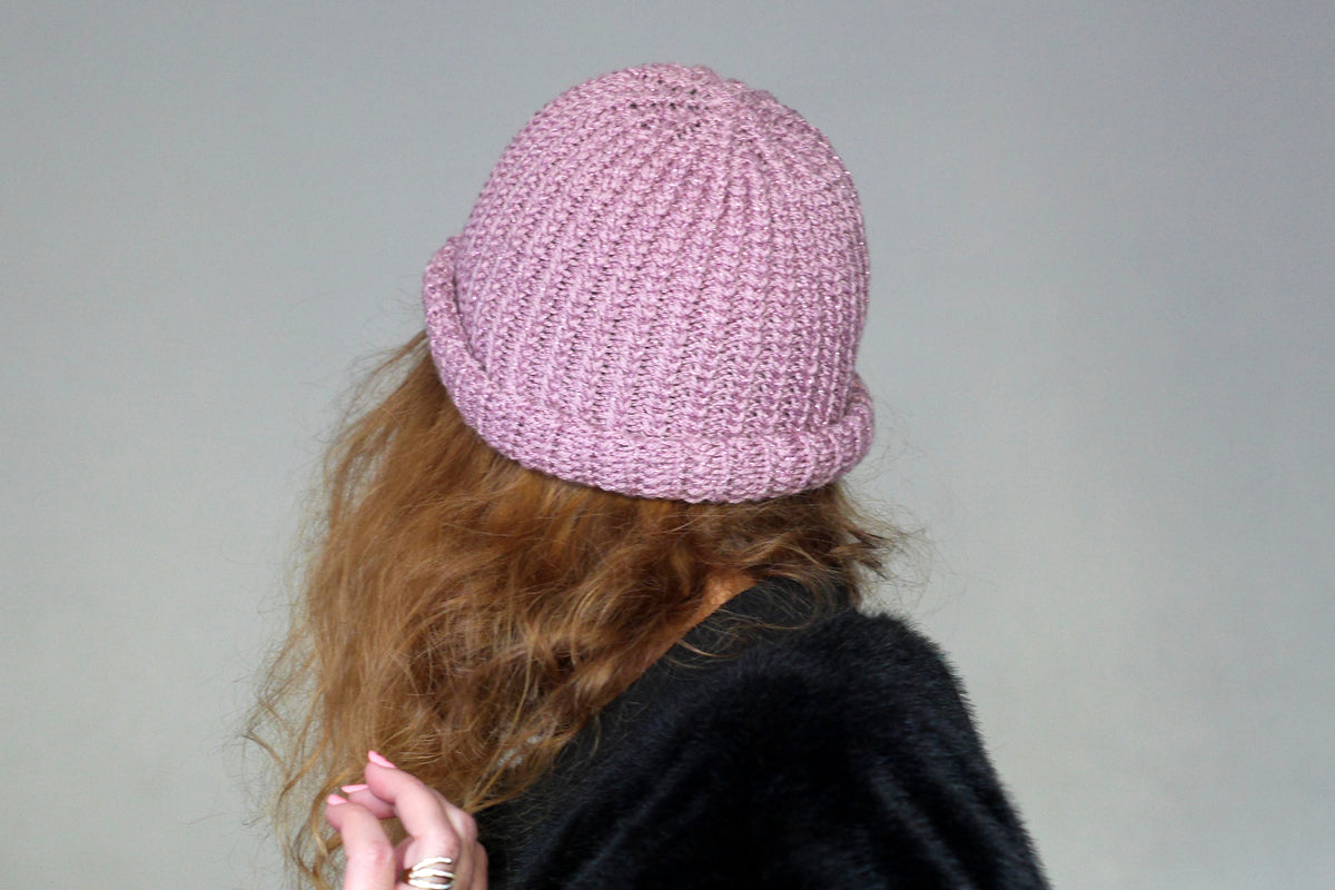 Bonnet Very Parfait tricoté main côtes fantaisies parme lilas pailleté