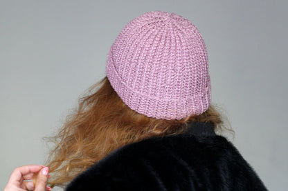Bonnet Very Parfait tricoté main côtes fantaisies parme lilas pailleté