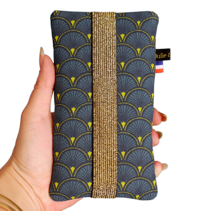 Housse écailles bleu marine iPhone, Samsung taille au choix étui téléphone portable tissu japonais graphique élastique doré