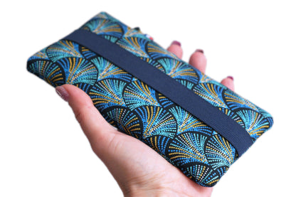 Housse chaussette tous téléphones tissu écailles plumes pointillés bleu turquoise taille au choix étui portable élastique marine