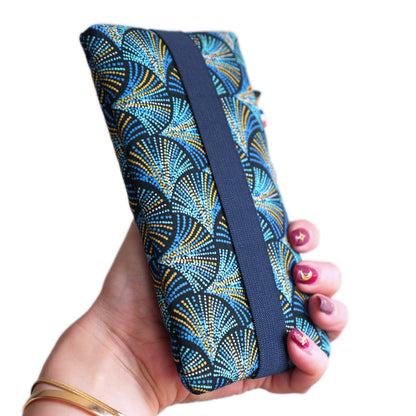 Housse chaussette tous téléphones tissu écailles plumes pointillés bleu turquoise taille au choix étui portable élastique marine