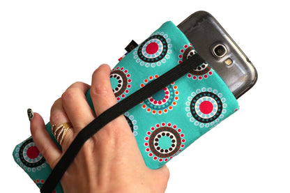 Housse chaussette tous téléphones tissu graphiques ronds sur fond turquoise taille au choix étui portable élastique noir