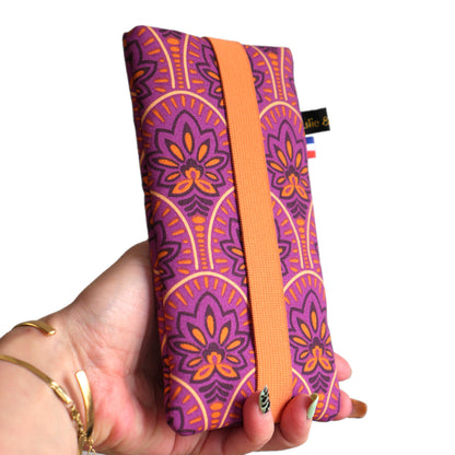Housse téléphone chaussette imperméable Samsung S24 / S24+, iPhone 15 Pro / 15 Pro Max, taille au choix tissu enduit fleurs de lotus violet et orange
