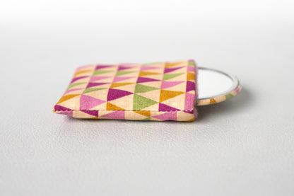 Miroir de poche rond 56mm et son étui tissu formes géométriques triangles colorés