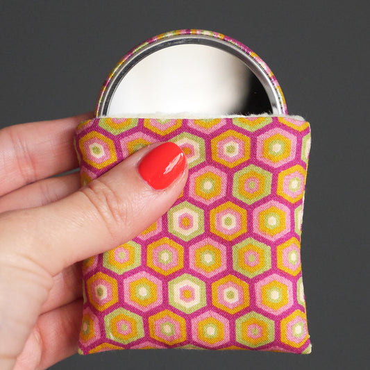 Miroir de poche rond 56mm et son étui tissu formes géométriques hexagones colorés