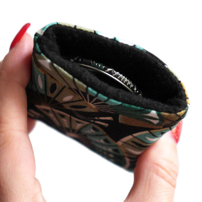 Miroir de poche rond 56mm et son étui assorti en tissu motifs gros éventails japonais bleu vert noir