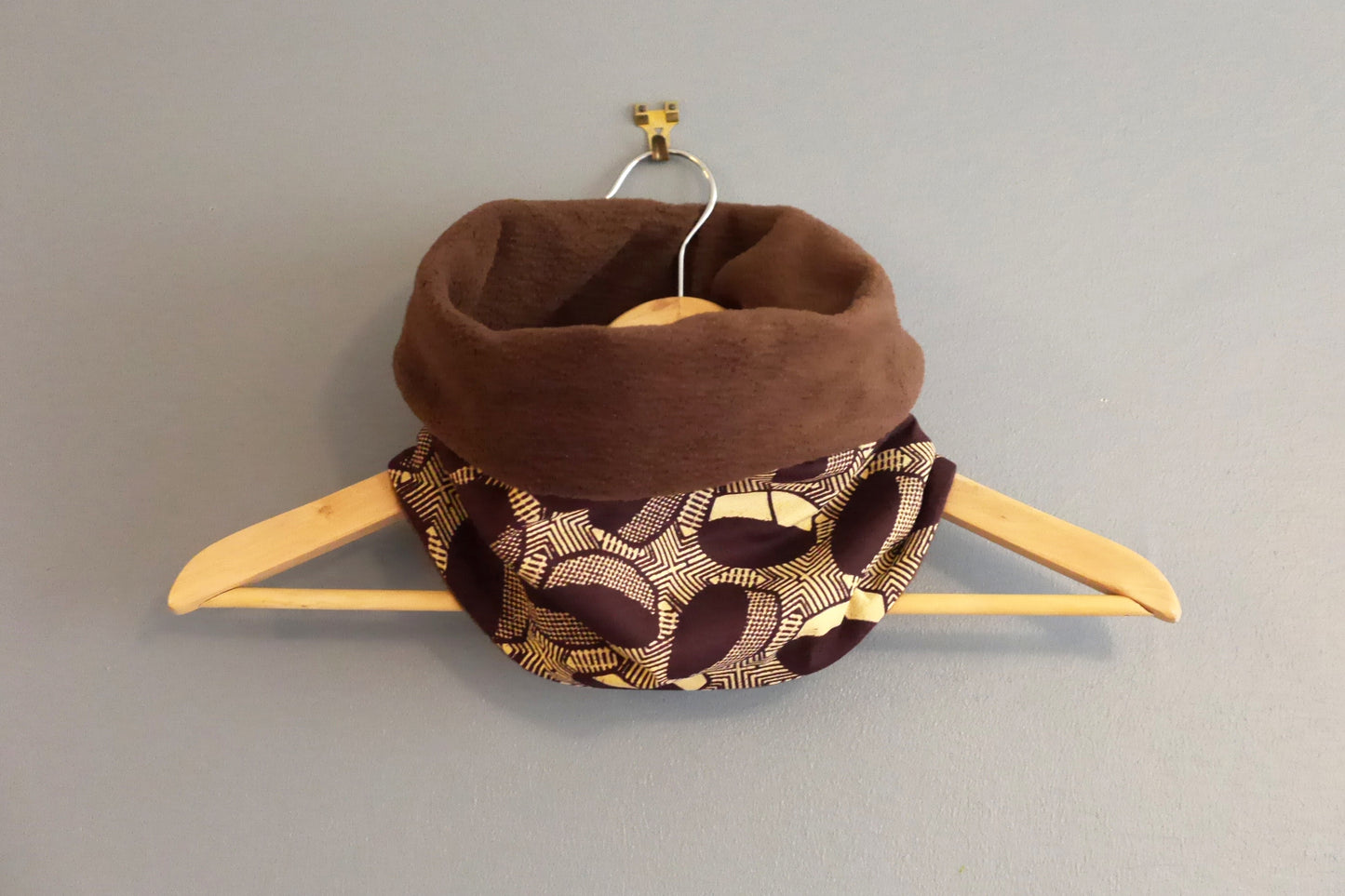 Snood wax africain marron graphique ethnique beige polaire tour de cou motifs réversible écharpe hiver mode fait main