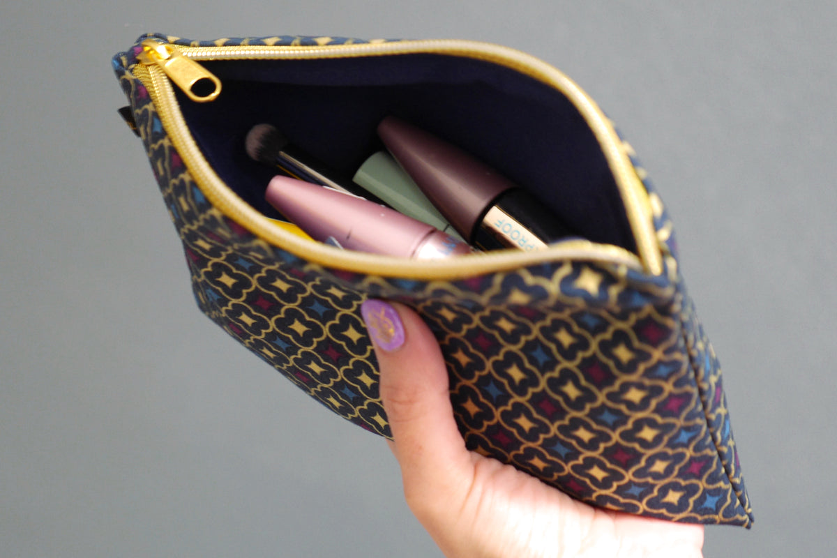 Trousse à maquillage simplissime plate tissu trèfles dorés zip or 20,5×14 cm