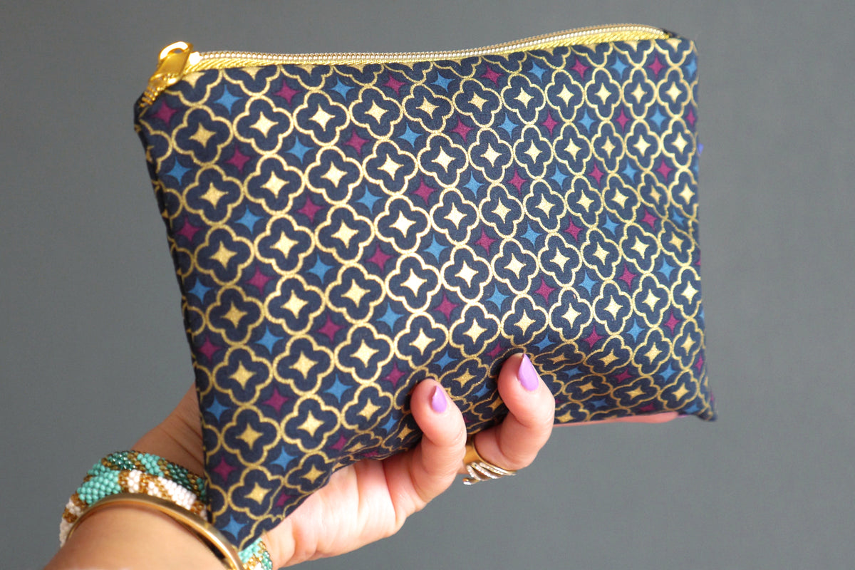 Trousse à maquillage simplissime plate tissu trèfles dorés zip or 20,5×14 cm