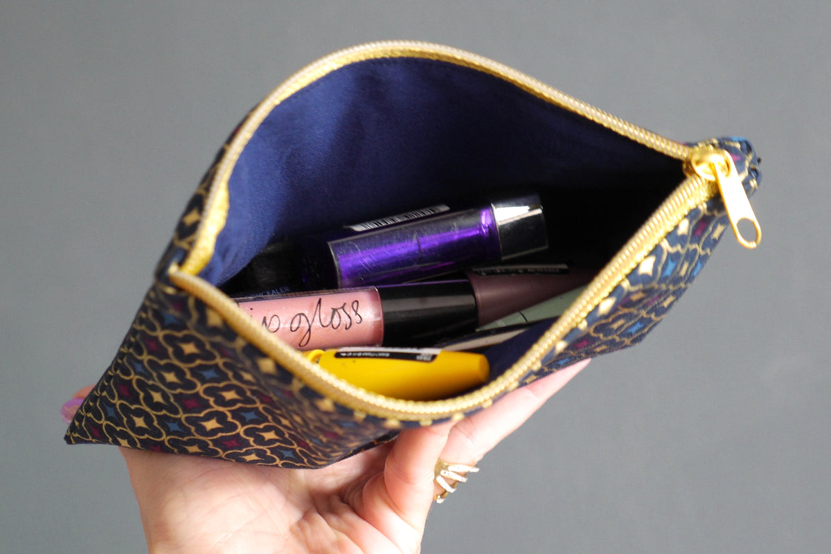 Trousse à maquillage simplissime plate tissu trèfles dorés zip or 20,5×14 cm