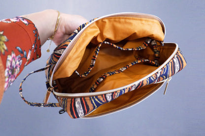 Trousse de toilette VOYAGE tissu toile déperlante wax graphique manioc bleu marron orange
