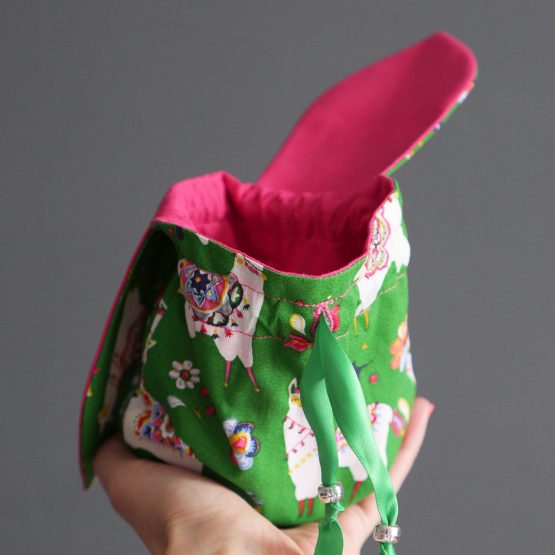 Pochon lapin à garnir Pâques tissu enfant lamas vert rose fuchsia panier chasse aux oeufs bonbons fête cadeau offrir ruban - Julie & COo