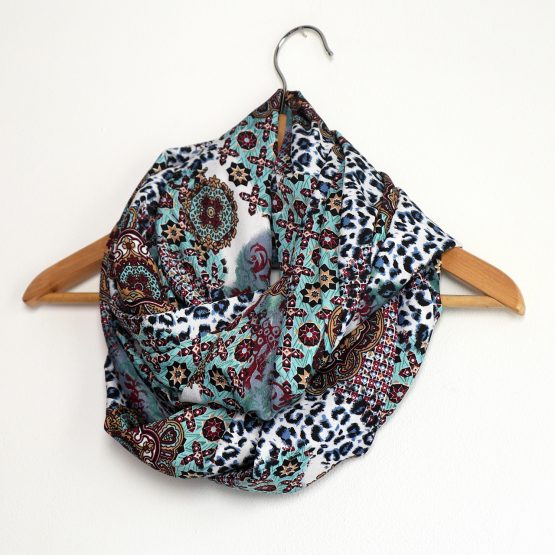 Snood foulard femme écharpe mi-saison motifs variés fleurs étoiles léopard multicolore bleu rouge noir mode accessoire cadeau - Julie & COo