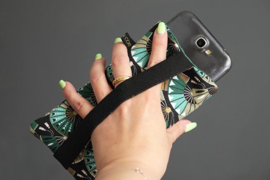 Housse téléphone portable tissu japonais gros éventail bleu vert émeraude noir iPhone 14 pro Max Samsung S22+ élastique doré fait main original - Julie & COo